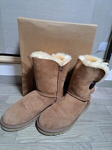 UGG ムートンブーツ キャメル　ベイリーボタン　新品同様品