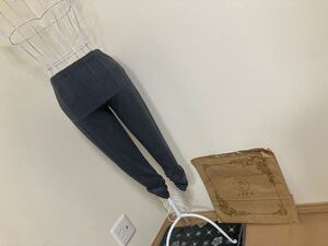 アクシーズファム☆裾レース切り替えゴム入り模様入りスキニーパンツ、インナーパンツ☆used