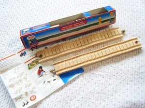 トーマス　THOMAS&FRIENDS　WOODEN RAILWAY　木製レールシリーズ 【デコボコ直線レール 2本　300ｍｍ】　99262　@ラーニングカーブ社製