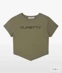 【雷市場（ポンジャン）商品韓国直送】 Curetty(キュレッティー) 半袖 カーキ C DIAGONAL HEMLINE T ー SHIRT