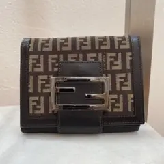 フェンディ　FENDI 二つ折り財布 FFロゴ ブラウン