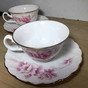 【雑貨】 食器 美品 Noritake ノリタケ カップ & ソーサー 2客セット ピンクの花柄 金縁 花のシベ部分に金彩でアクセント ティーカップ