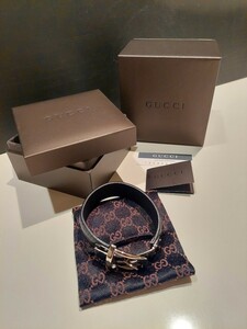 GUCCI レザーブレスレット　グッチ　ベルトモチーフ　バングル　ブレスレット　美品