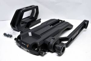 Blackmagic Shoulder Mount Kit　ブラックマジックデザイン　ショルダーキット　クイックリリース　トップハンドル　ハンディー