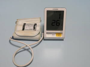 【見やすい表示】シチズン　デジタル　上腕式血圧計　CH-550　ホワイト