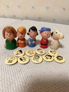 peanuts snoopy ピーナッツ　スヌーピー　ヴィンテージ　フィギュア　バッチは　デッドストック　ソフビ 当時物 指人形 レトロ 可愛いね