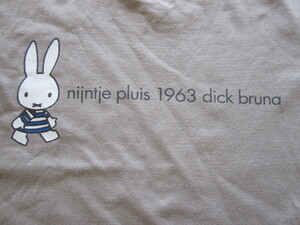 ＊USED＊レア！ディック・ブルーナ ミッフィーＴシャツ50years With miffy ミッフィーＴシャツ130-S（お子様から大人まで）