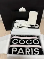 【雷市場（ポンジャン）商品韓国直送】 CHANEL(シャネル) 24A coco paris カシミヤ マフラー ブラック/ベイビーピンク 新品