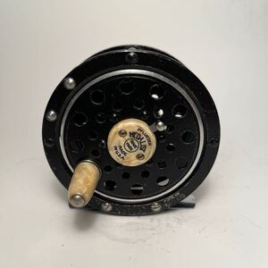 Vintage PFLUEGER MEDALIST No.1492 Fly Reel Made in AKRON.O. U.S.A. 