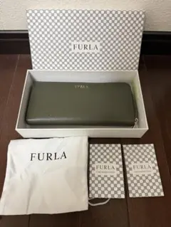 FURLA オリーブグリーン 二つ折り長財布