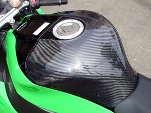 ZX-10R 11～15、16～　タンクプロテクター　カーボン製！　クレバーウルフ