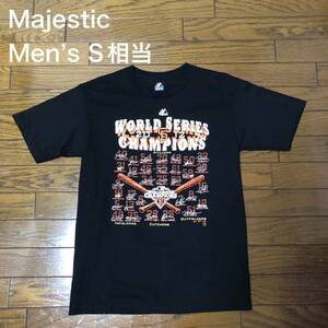 【送料無料】Majestic サンフランシスコジャイアンツWORLD SERIES半袖Tシャツ黒　メンズSサイズ相当　MLBメジャーリーグワールドシリーズ