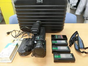 中古(ジャンク品) SONY/ソニーVIDEO CAMERA RECORDER ビデオカメラレコーダー CCD-V30 [2110-496]◆送料無料(北海道・沖縄・離島は除く)◆S