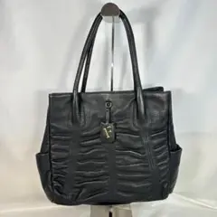 FURLA ハンドバッグ 黒 シボ革 しわ加工 レザー Fチャーム A4