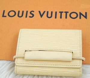 未使用級　LOUIS VUITTON 折り財布