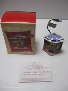 keepsake オーナメント　ホールマーク Hallmark 2002年 クリスマス オーナメント Village Toy Shop 2002 Light & Magic Motion