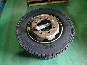 245/70R19.5 スタッドレスタイヤ1本　19.5×6.75　鉄ホイール　ブリヂストン　2023年製　バリ山　24042311