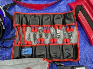 新品未使用　クニペックス　KNIPEX　電工ペンチセット　絶縁工具セット合わせて送料無料　電気技師　職人