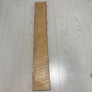 フレイムメイプル 縮み虎杢グリップ材 ギターネック材 ベースネック材　guitar bass neck Curly maple カーリーメープル 「柾目」