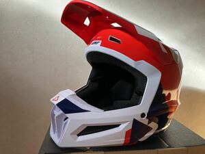 送料無料　新品　リアット　Lサイズ　LEATT Helmet Moto 2.5-Royal　オフロード　モトクロス　ヘルメット（検 ショウエイ アライ FOX）