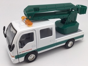 1台売り 1/35 ISUZU エルフ　トラック　白 高所作業車　NHR ダブルキャブ　はたらく車　ミニカー　いすゞ　イスズ ELF 工事　建設　建機