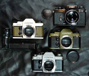 オブジェに如何？カスタム仕上げCONTAX RTSⅠ＆Ⅱ＋ワインダー＆アルマス１０３（露）＆　ペトリ　ハーフ まとめ売り