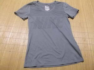 まとめて即決！美品　ナイキ　NIKE製　NIKE　TEE　速乾　グレー　半袖　スポーツシャツ