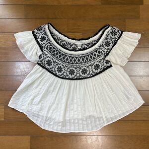 American Eagle Outfitters アメリカン イーグル White Blouse Size XS オフショルトップス 