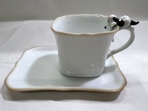 【菊水-9933】◆メーカー等不明 犬のマスコット付 コーヒーカップ・ソーサープレート セット◆白磁器◆ユーズド・中古◆KT