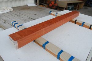 カリン 角材 材木 1281×108×81 20年以上乾燥 新品