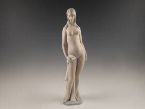 ◇堂◇LLADRO リヤドロ 彩色 美人 女性 裸婦 大置物 47cm 無傷完品 14ud6