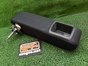 8FK8042 AHI2)) ホンダ N-BOX JF1 前期型 SSPKG 純正 フロントシートアームレスト 黒系