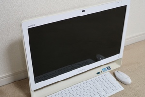 ■SONY ソニー VAIO デスクトップPC VPCJ238FJ/W 21.5型ワイド ホワイト 8BG/525GB SSD 地デジチューナーx2 Blu-ray VAIO用マルチリモコン