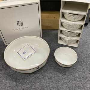 0945 未使用　ジバンシー GIVENCHY サラダボールセットサラダボール　1枚　小鉢 ファイブボール5枚　ボウル 食器 キッチン　洋食器 箱付