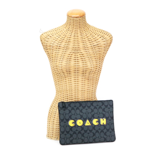 コーチ COACH クラッチバッグ PVC レザー シグネチャー パックマン コラボ F73652 セカンドバッグ 美品 中古 mbb04002