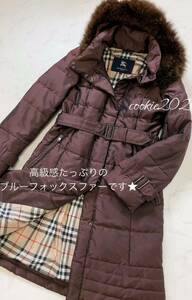 高級【ブルーフォックスファー付ダウンコート】BURBERRY、バーバリーロンドン、美ライン、人気、ノバチェック、大人の1着、ホース刺繍