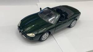 11789-17 Maisto マイスト 1/24 JAGUAR XK8 ジャガー ダイキャスト ミニカー