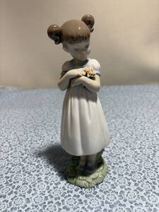 ★☆L60　リヤドロ（LLADRO)　人形　素敵なお花　中古品☆★