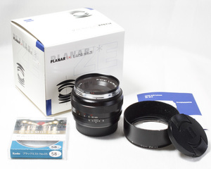 コシナ Carl Zeiss Planar T＊ 1.4/50 ZE キヤノンEF 中古動作品 Kenko "BlackMist No.05" フィルター付き