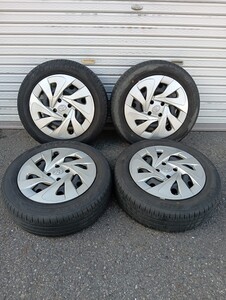 ②【直接引き取り】タイヤ DUNLOP ダンロップ 4本まとめ売り ホイールキャップ トヨタ 185/60R15 YM6R1120 4穴