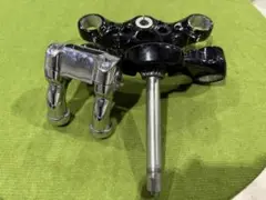 ブレイクアウト トリプルツリー メーターブラケット