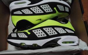 激安！ 40&オフ NIKE WMNS AIR MAX SNDR Volt and Black エアマックス サンダー ウィメンズ ボルト 27cm