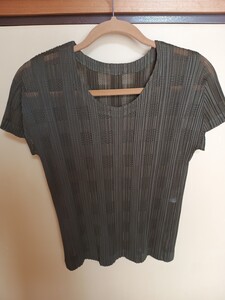 PLEATS PLEASE ISSEY MIYAKE　プリーツプリーズ　イッセイミヤケ　 ブラウス　トップス　3