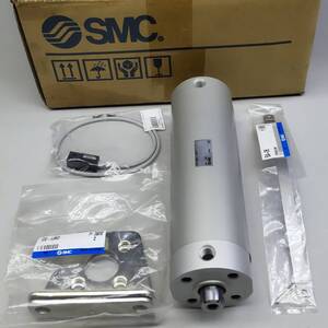 63Φ-150L　 SMC エアシリンダ　CDG1LN63-150FZ　 フート型取付金具　オートスイッチ付き／SMC エアシリンダー【未使用】