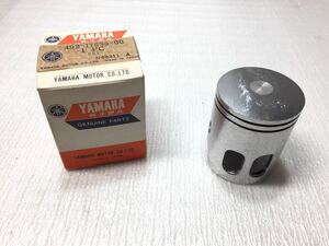 7326-5 ヤマハ YZ80B ピストン 0.25オーバーサイズ 492-11635-00 純正 新品 撮影の為 開封しました。