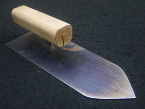 8寸　長246㎜　巾89㎜　336g　鏝 左官鏝　左官道具 こて 大阪上六｛ト）Japanese Plasterer trowel