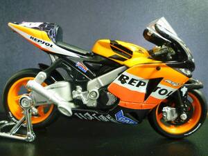  1/18 レプソル ホンダ RC212V ニッキーヘイデン #69 REPSOL HONDA Team HRC ホンダレーシング 認証モデル 2005 MotoGP Maisto マイスト