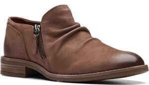 送料無料 Clarks 26.5cm チェルシー ブーツ トープ ブラウン ヌバック レザー ヒール ローファー サイドゴア スニーカー パンプス AAA181