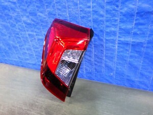 S1595　フィット ハイブリッド　GP5　GP6　前期　左テール　LED　W1698　美品