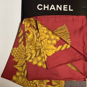 【CHANEL】 新品 未使用 シャネル 大判 スカーフ シルク グレープ タッセル ココマーク ぶどう レッド ゴールド Vintage 90’s SILK SCARF